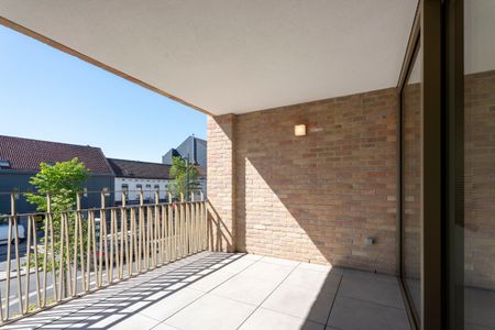 Modern appartement met 1 slaapkamer, terras en ondergrondse staanplaats op TOPlocatie in Harelbeke. - Photo 2