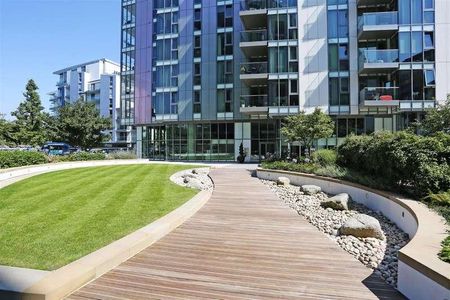 Riverside Quarter, Wandsworth, SW18 - Photo 4