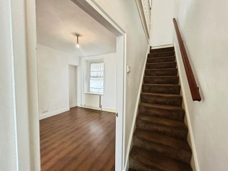 2 bedroom terraced house to rent - Photo 2