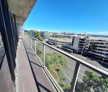 3 x Double Bedroom Apartment With A Carpark - Photo 6
