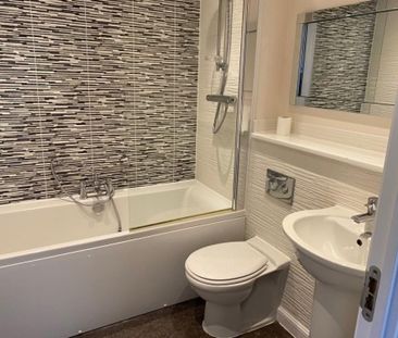 3 bedroom semi-detached house to rent - Photo 6