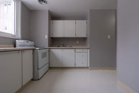 apartments at 1630 Agincourt Avenue - Photo 3