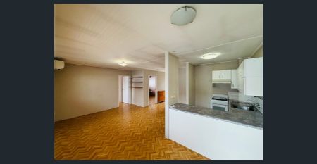 Light, Bright and Location at its best - Photo 3