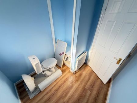 3 bedroom semi-detached house to rent - Photo 3