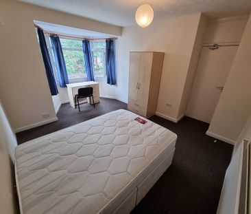 5 Bed Student Accommodation - Photo 3