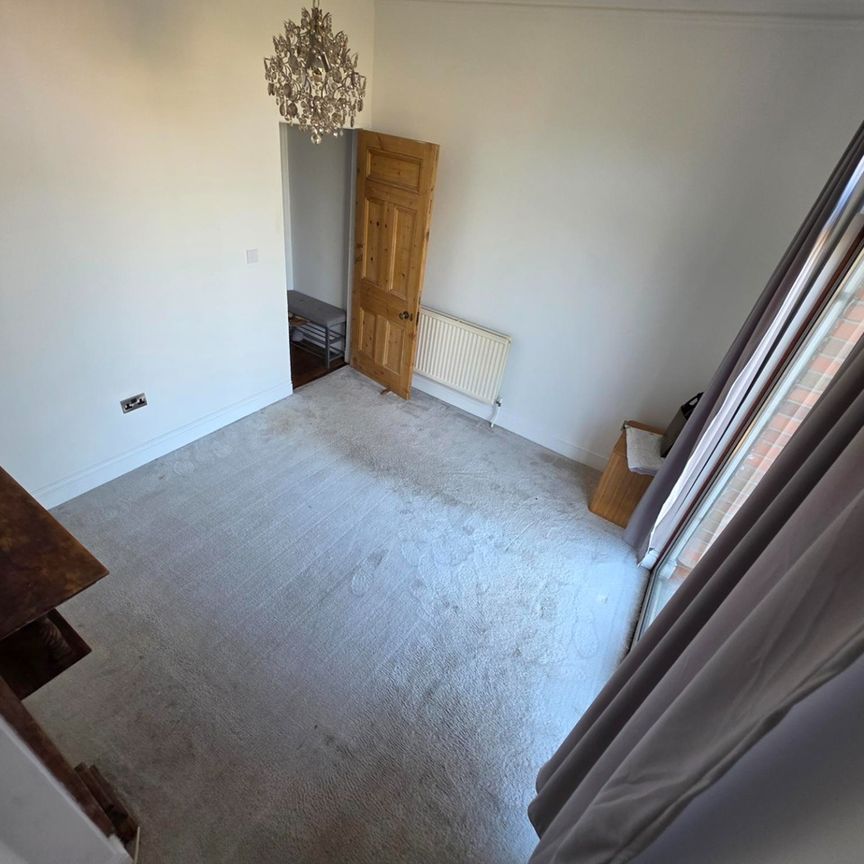 2 Bed Flat, Longley Road, HA1 - Photo 1