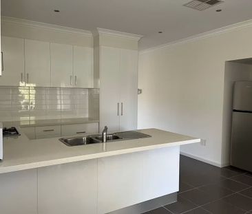 South Morang - Photo 4