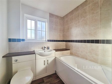 2 bedroom house to rent Cusak Road, Chelmer Village, Chelmsford, CM2 - Photo 3