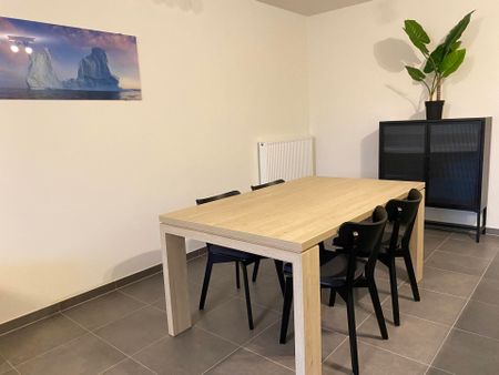 Gemeubeld appartement, rustig gelegen in Sint-Niklaas - Photo 3