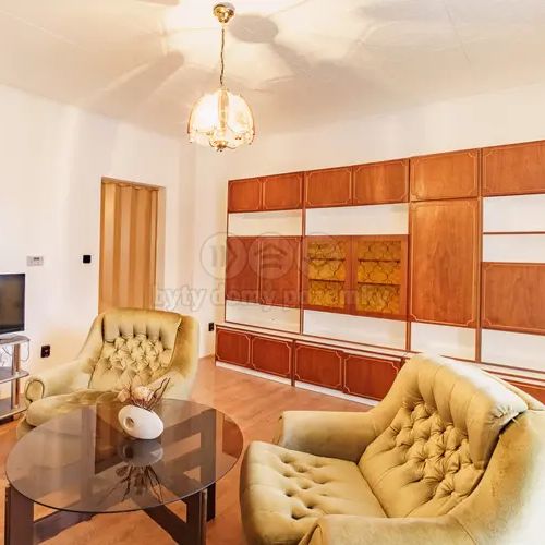 Pronájem bytu 2+1 v Aši, ul. Horova - Photo 1