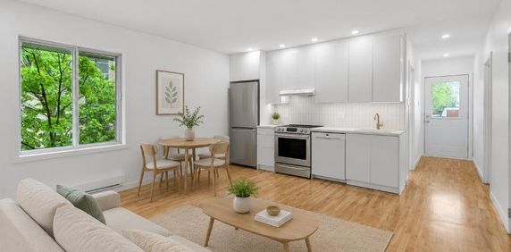4 ½ entièrement rénové à Rosemont | 2 chambres fermées | balcon | lave-vaisselle - Photo 2