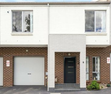 Well Presented 4 Bedroom Townhouse Close to Blacktown CBD! - Photo 4