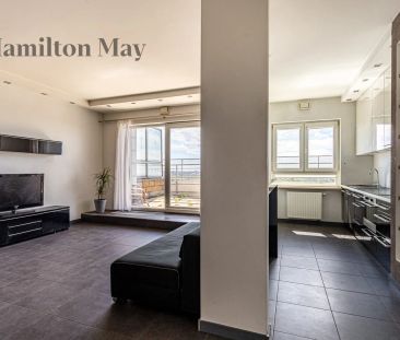 Apartament 59 m² z tarasem na 16. piętrze przy ul. Okopowej – zdjęcie 4