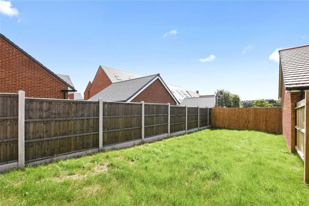 4 bedroom semi-detached house to rent - Photo 1