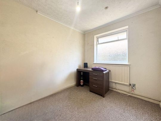5 bedroom detached bungalow to rent - Photo 1
