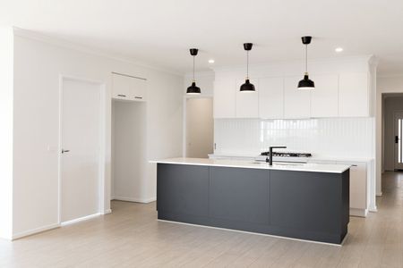 QUALITY BUILT FAMILY HOME IN POPULAR LOCATION - Photo 5