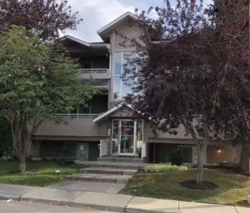 Clean 2 Bedroom 2 Bath. Tuxedo Condo | #102, 335 30 Av. NE, Calgary - Photo 1