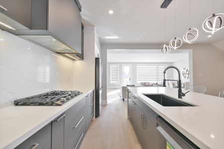 For Lease - 84 Westbourne Avenue, Toronto, Ontario - Photo 3