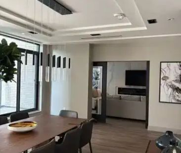 293 The Kingsway Boutique luxury, 10-ft ceilings, chic finishes & v... - Photo 1