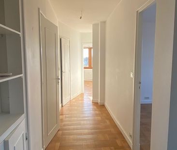 Location Appartement 4 pièces 90m² LAMBERSART 59130 - Photo 3