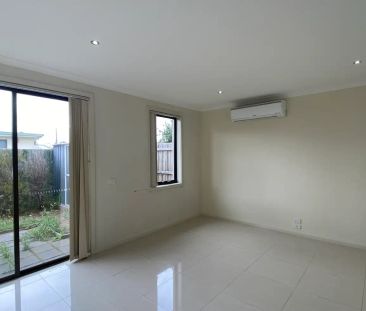 “PERFECT LOCATION!” - Photo 4