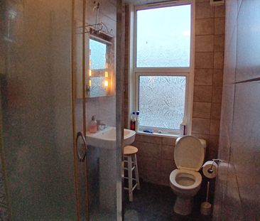 6 Bed - 72 Chapel Lane, Headingley, Leeds - LS6 3BW - Student - Photo 2