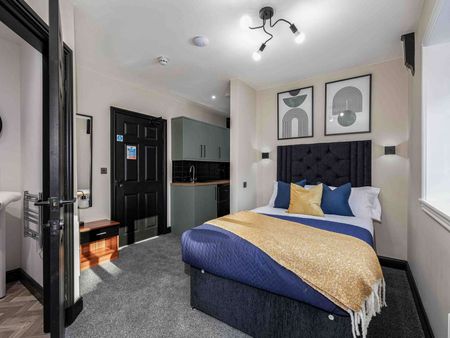 Spacious Studio for Couples | En-Suite | Stunning Church Conversion | Nuneaton CV11 - Photo 5
