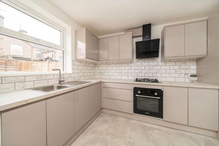 4 bedroom house to rent - Photo 3