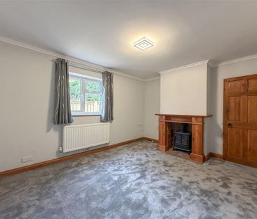 4 bedroom detached bungalow to rent - Photo 1