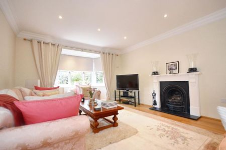 5 bedroom detached house to rent - Photo 3