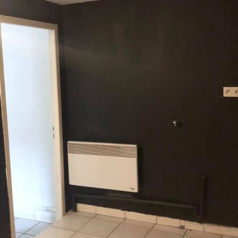 LOCATION APPARTEMENT LONGEVILLE LES ST AVOLD F2 EN RDJ PLACE DE PARKING ET TERRASSE - Photo 1