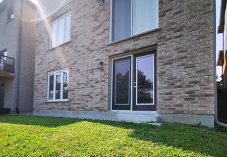 261 MacAlister Blvd, Guelph - Photo 3