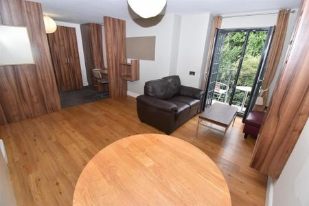 Studio to rent - Photo 2