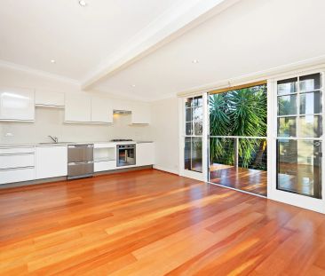 Attractive Cottage - Photo 1