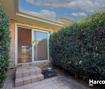 Spacious Glen Waverley Home in Prime Walk-to-Everything Location - Photo 2