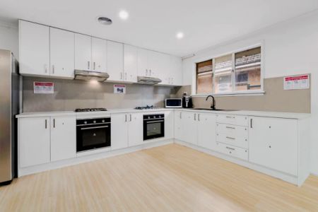 88 Argyll Street, Melbourne - Photo 2