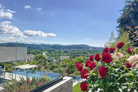Mandelieu - Splendide Villa avec Piscine et Vue Panoramique - Photo 2