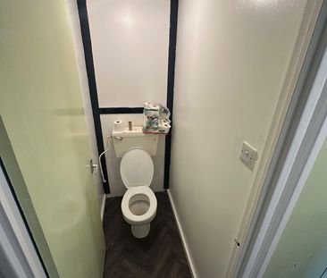 Room in a Shared Flat, Cottingley Heights, LS11 - Photo 6