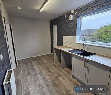 3 bedroom semi-detached house to rent - Photo 4