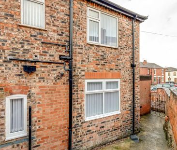 3 bedroom end of terrace house to rent - Photo 2