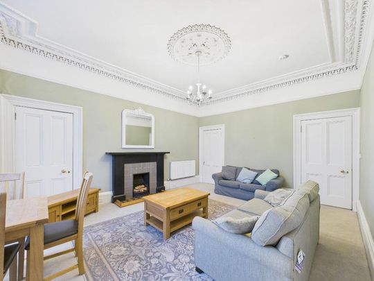 3 bedroom flat to rent - Photo 1