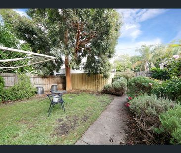 3/32 Vautier Street, Elwood VIC 3184 - Photo 4