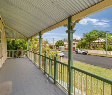 3 Bedroom Queenslander - Great Location - Photo 4