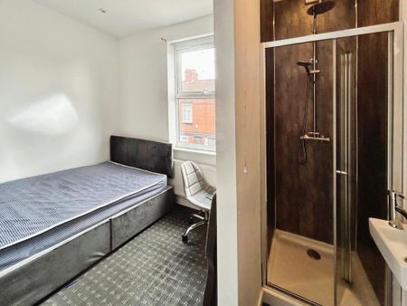 4 bedroom terraced house to rent - Photo 2