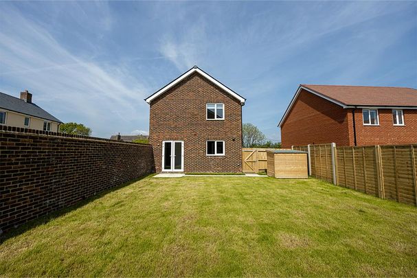3 bedroom semi-detached house to rent - Photo 1