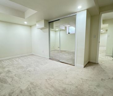 For Lease - 453 Aspendale Crescent, Mississauga, Ontario - Photo 6