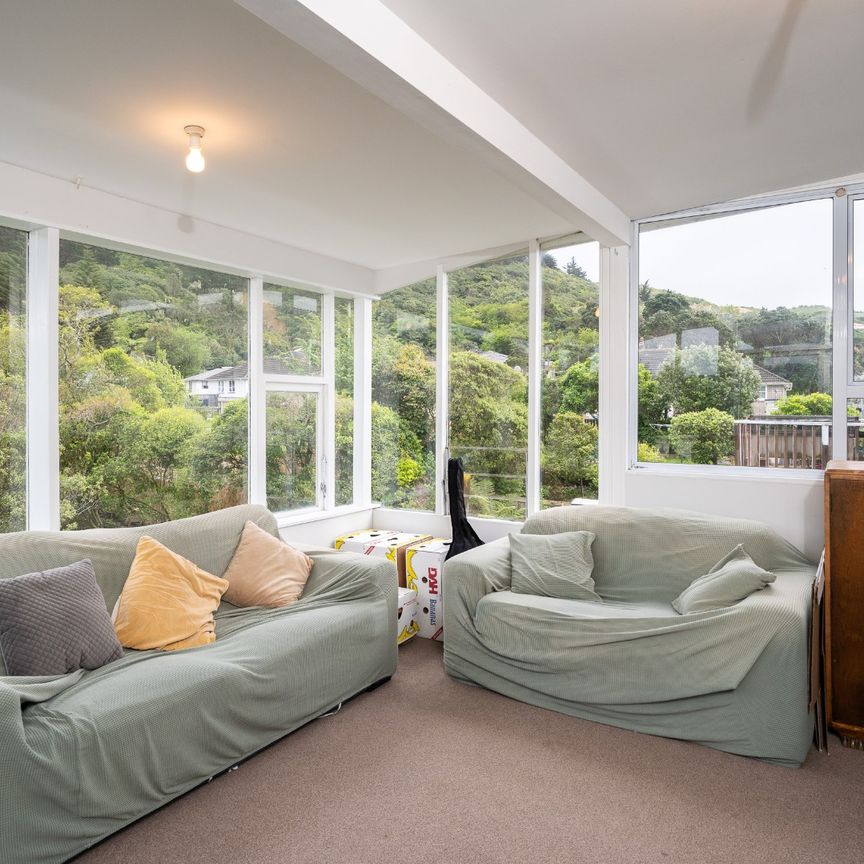 9 Franklyn Road, Tawa - Photo 1