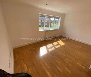 Bournehall Ave, Bushey, WD23 - Photo 1