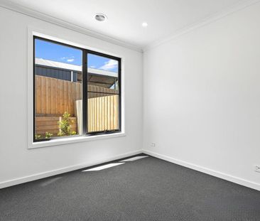 Three Bedroom Delight - Photo 2