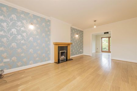 4 bed House - Detached To Let - Photo 2